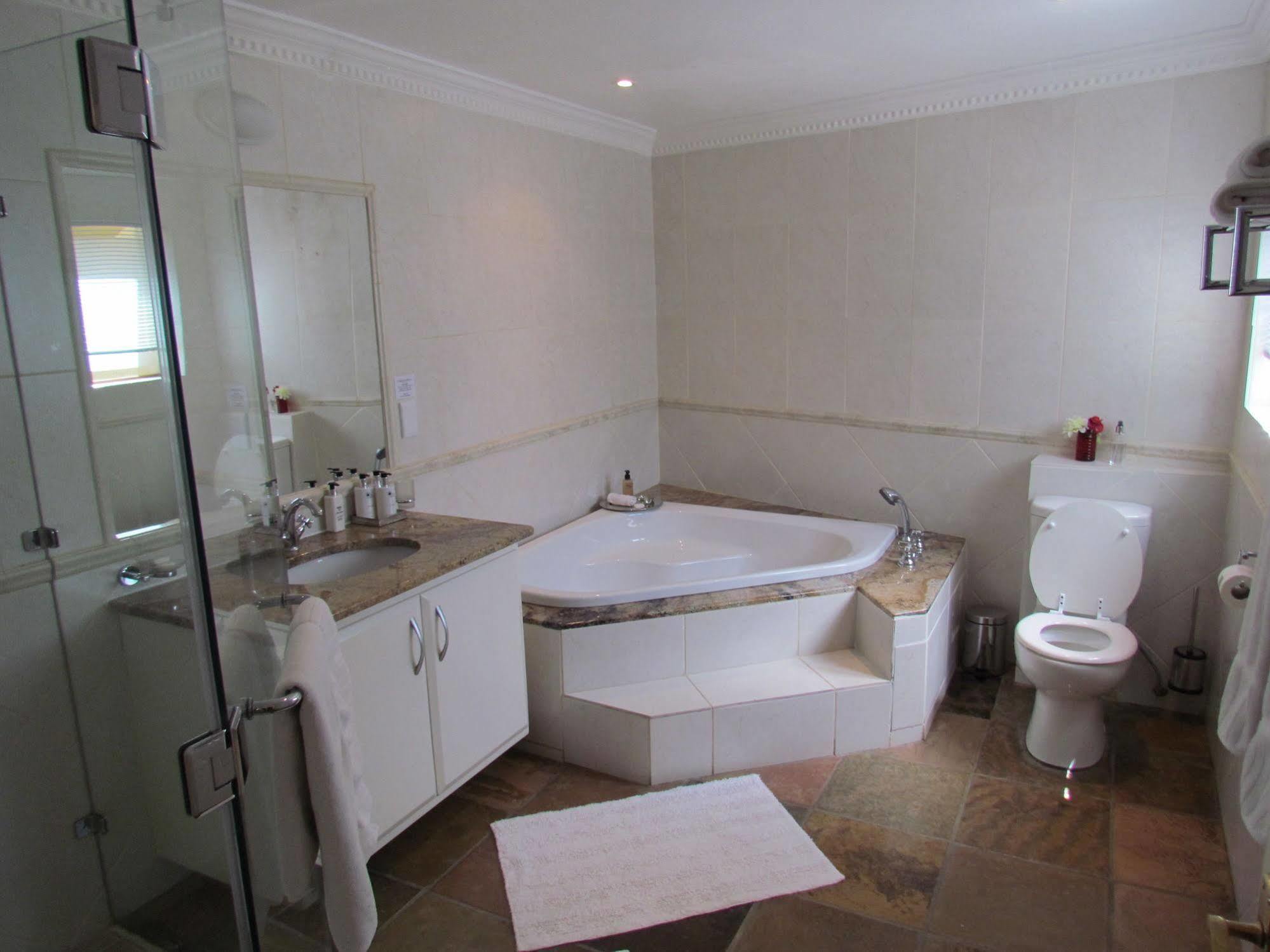 Matumi Golf Lodge Mbombela Eksteriør bilde